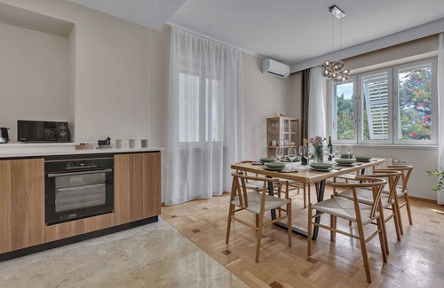 Makarska Villa | Charming 4-bedroom villa with Stunning views- Makarska Promenade