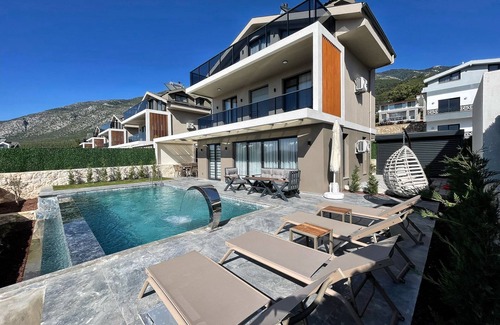 Fethiye Villa | Charming 4-bedroom villa with Sauna and Jacuzzi in lovely Ölüdeniz