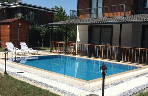Yanik Villa | Charming 4-bedroom villa with AC and WiFi in pleasant Sapanca