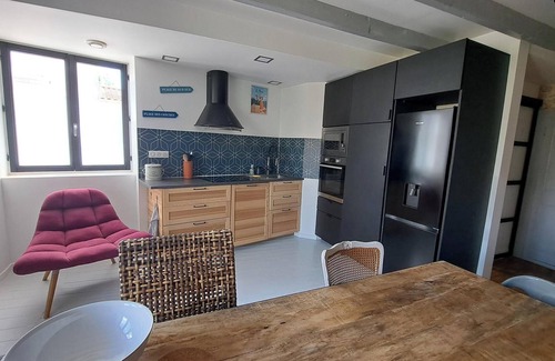 Angles House | Charming 4-star residence La KATORA with heated indoor pool
