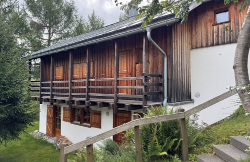 Tavanasa Ski Chalet | Charming 4BR chalet in Breil/Brigels with mountain view, WiFi & parking
