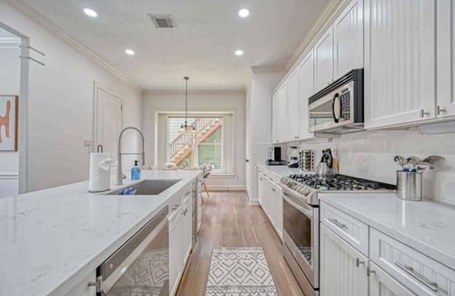 Houston Heights House | Charming 4BR Home in Houston Heights