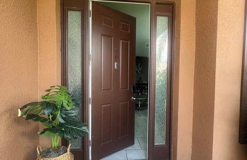 DeLand House | Charming 5-bedroom home away from home
