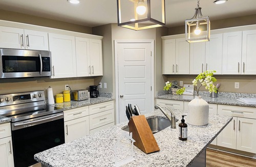 Audubon Park House | Charming 5 bedroom Home with huge parking near UM 2025 Summer Special is on!