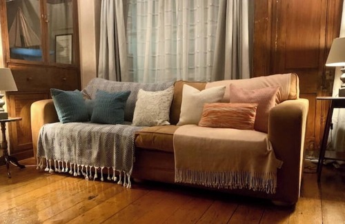 Newland Near Ulverston House | Charming 5* Georgian Townhouse + Sauna sleeps 6