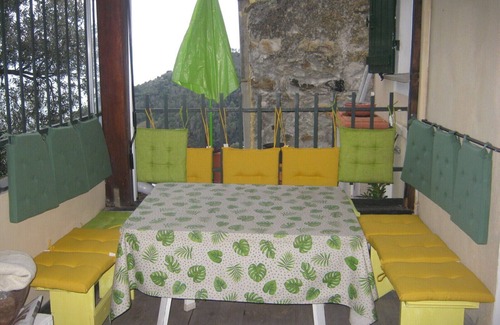 Bonassola Apartment | Charming 50m2 + covered loggia overlooking the sea
