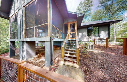 Cashiers House | Charming 5BR house with Full Kitchen, HUGE screened in porch and Gas Grill