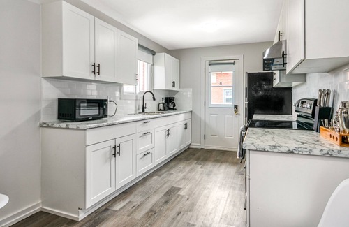 Sudbury House | Charming 5br New Sudbury home w/AC, Cable + Wifi
