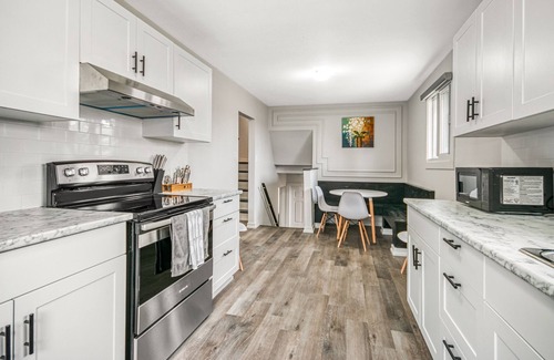 Sudbury House | Charming 5br New Sudbury home w/AC, Cable + Wifi