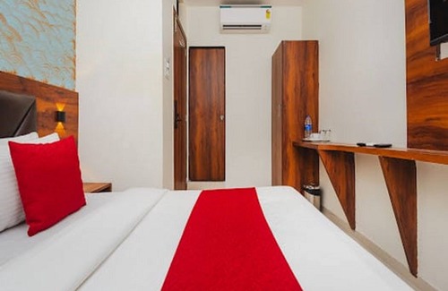 Mumbai Hotel | Charming 9-bedroom hotel with AC and WiFi in wonderful Mumbai