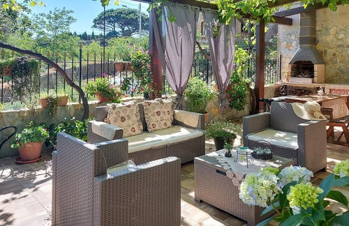 Palmi House | Charming aesthetically beautiful cottage with sea view and cozy terrace.
