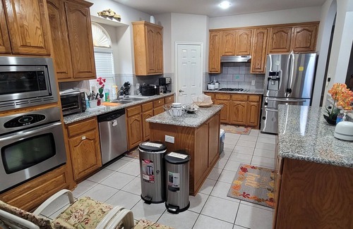 Allen House | Charming affordable room 3 in East Allen