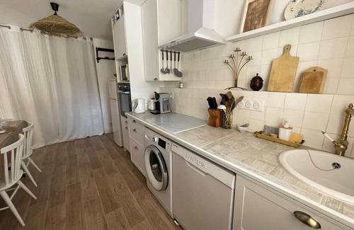 Cavaliere Apartment | ✨ Charming Air-Conditioned One-Bedroom — 150m from Cavalière Beach 🏖️