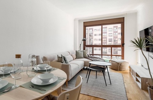 Rejas Apartment | Charming Airport IV - Design apartment next to the airport