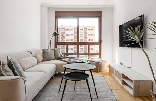 Rejas Apartment | Charming Airport IV - Design apartment next to the airport