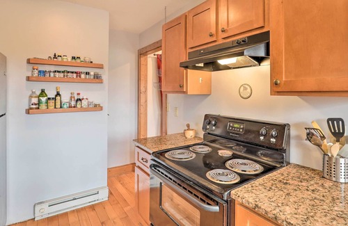 Weaverville Cabin | Charming Alexander Cabin w/ Private Hot Tub!