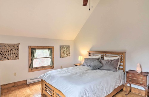 Weaverville Cabin | Charming Alexander Cabin w/ Private Hot Tub!