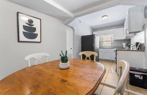 Lakeshore South House | Charming and affordable 2-bedroom home in Avondale w/WiFi, AC, essentials