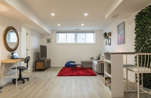 Sudbury House | Charming and Cozy Basement Suite in the Minnow Lake area
