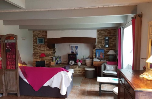 Treguennec House | Charming and cosy renovated Penty just a stone's throw from the Bay of Tréguennec