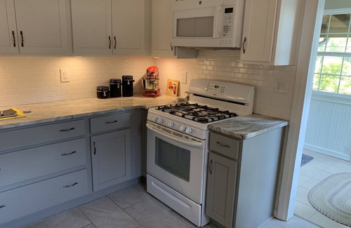 Tulsa Cottage | Charming and Cozy Stone Cottage Near Tulsa Expo Square and Downtown