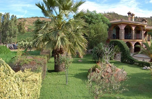 Cardedu Apartment | Charming and Cozy Tastefully Decorated Holiday Apartment. WiFi.