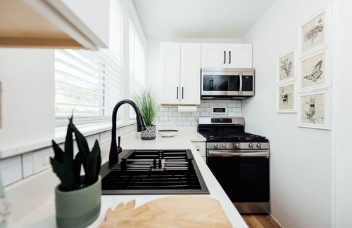 Historic Uptown Apartment | Charming and cozy, tropical retreat in St Pete