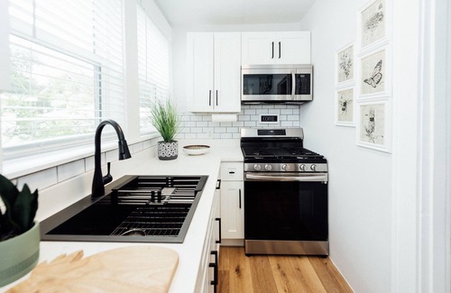 Historic Uptown Apartment | Charming and cozy, tropical retreat in St Pete