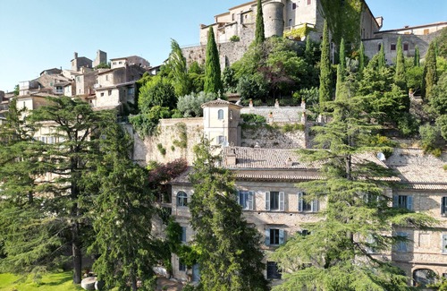 Roccantica Apartment | Charming and Elegant one bedroom in a private XVII Borgo