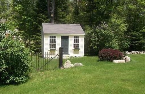 Kennebunkport Apartment | Charming and Romantic Arundel Farm. Close to all Beaches in the Kennebunks!