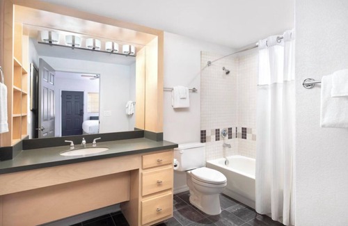 South Scottsdale Resort | Charming and Spacious 2-bedroom Resort with AC, Fitness, and Pool in Scottsdale