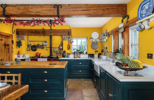 Ballynacarrigy Other | Charming and spacious 6-bedroom farmhouse close to Center Parcs