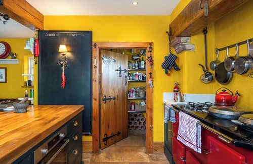 Ballynacarrigy Other | Charming and spacious 6-bedroom farmhouse close to Center Parcs