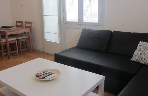 Tel Aviv City Center Apartment | Charming apartment with a balcony in the middle of the city