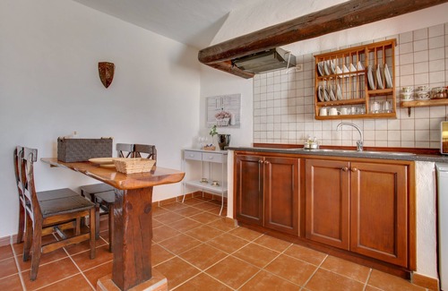 La Asomada Apartment | Charming Apartment "2" with Terrace, Community Pool & Wi-Fi