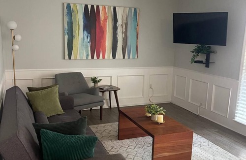 Charleston Apartment | Charming apartment- 2 guest & pool
