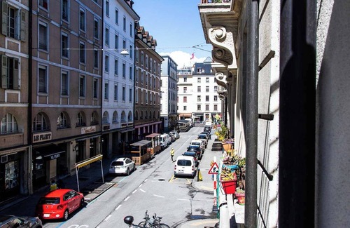 Downtown Geneva Apartment | Charming Apartment - AC 1br/4p - Geneve