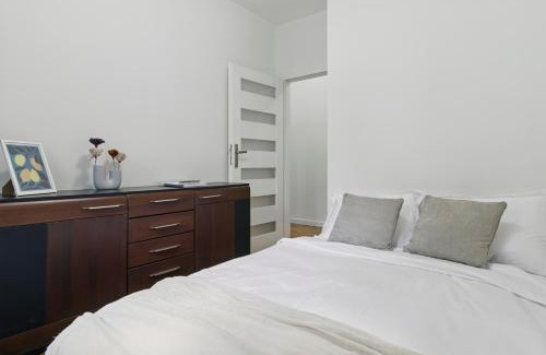 Saska Kepa Apartment | Charming Apartment by Solarento