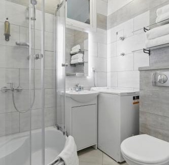 Saska Kepa Apartment | Charming Apartment by Solarento