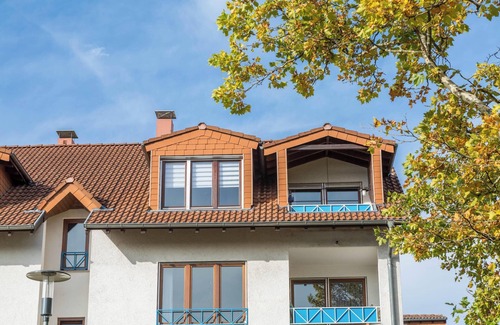Singen Apartment | Charming Apartment “Ferienwohnung Schlegel” in Quiet Area