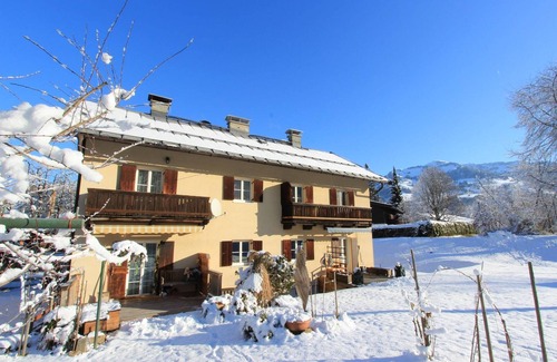 Kitzbuehel Apartment | Charming Apartment in Kitzbuhel with Balcony