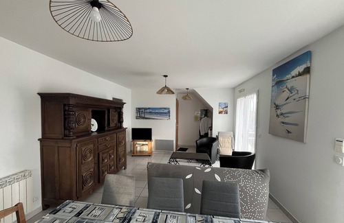 Damgan Apartment | Charming apartment in a quiet house with sea views in Damgan