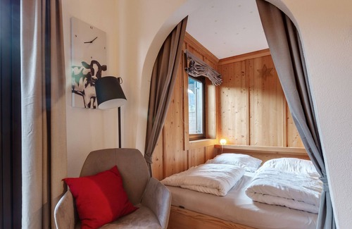 Jochberg Apartment | Charming Apartment in Jochberg with Balcony