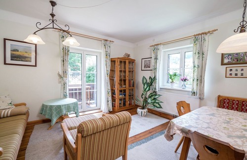 Kitzbuehel Apartment | Charming Apartment in Kitzbuhel with Balcony