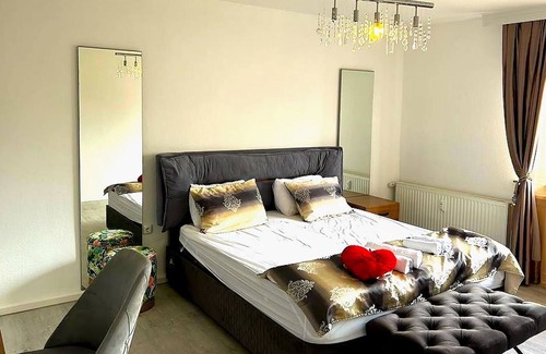 Essen-Borbeck-Mitte Apartment | Charming Apartment in Essen near Schlosspark