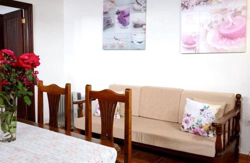 Los Silos Apartment | Charming apartment in Los Silos with terrace and barbecue