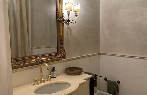 Old Town Bed & Breakfast | Charming apartment in Piazza Grande Modena