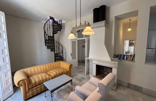 San Bartolome Apartment | Charming apartment in the Old Town of Seville, next to Santa Cruz.