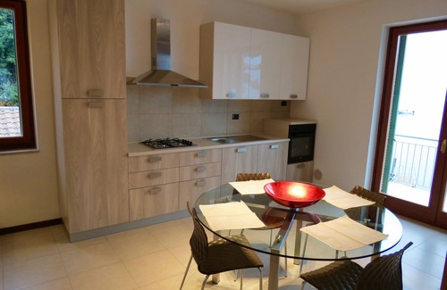 Predore Apartment | Charming apartment in villa on the lake