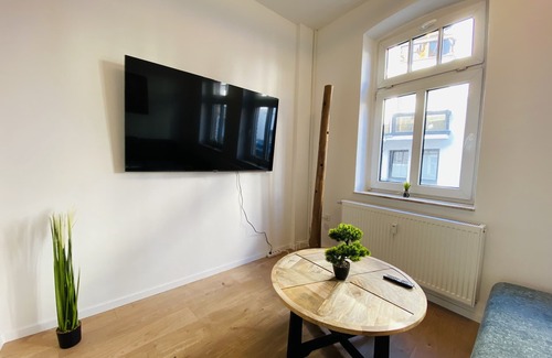 Geseke Apartment | Charming Apartment l 4 Beds l 2 Bedrooms l Wi-fi